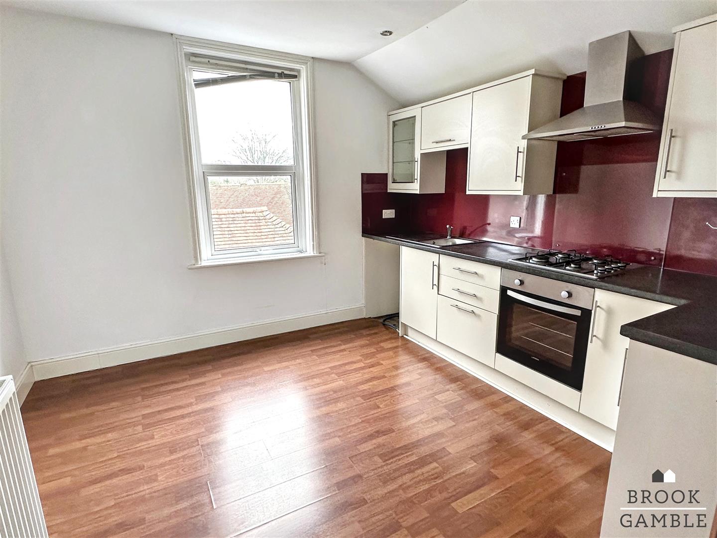 1 Bedroom Apartment - Conversion. Parsonage Road in Eastbourne,  9